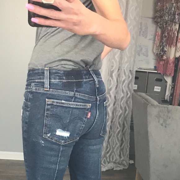 Distressed levi's - Picture 2 of 2